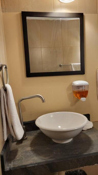 Departamento Privado7, 2 Camas Matri, Parking, Cocina Equipada, Wifi 65 Mb, 2 Climas,Centrico,Tv Smart Apartment Ciudad Valles Bagian luar foto